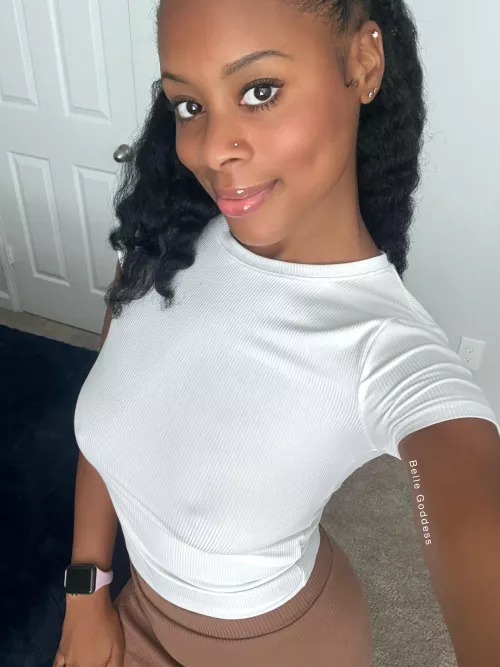 Anyone want to give a Milf attention by bellegoddesss