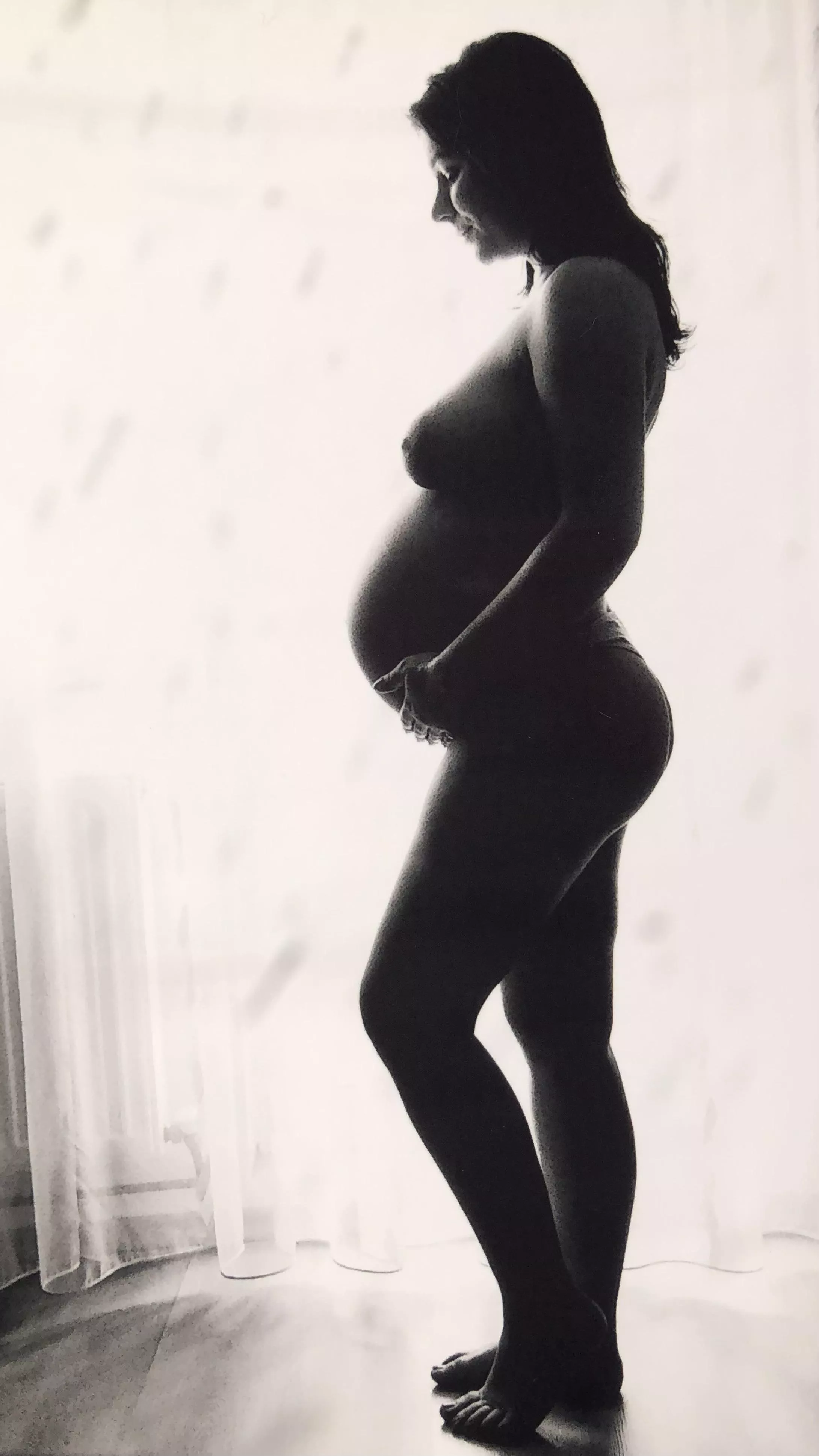 Black and white pregnancy ⚫️🎨 posted by elizaa28
