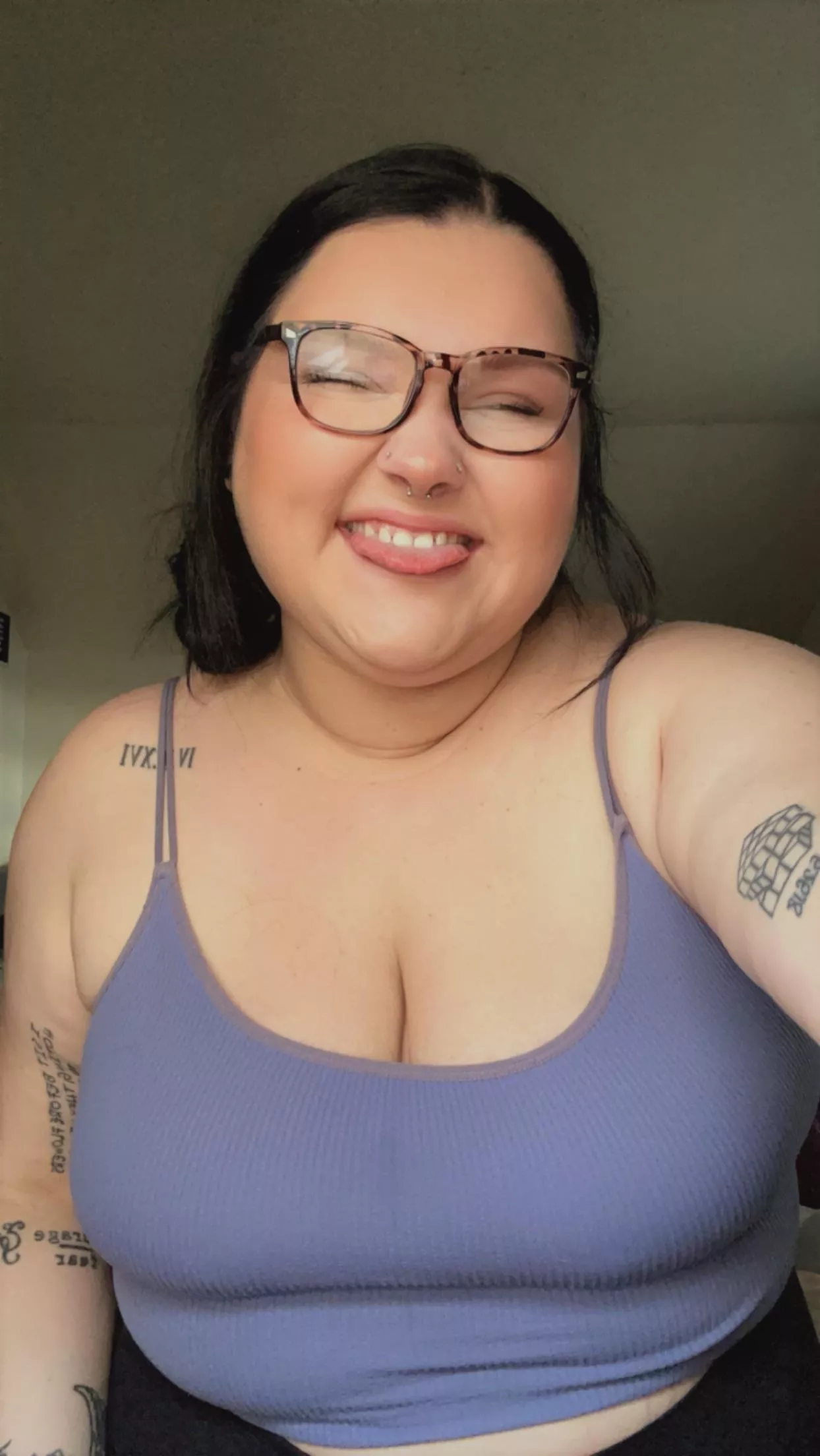 Come take these clothes off me. 😍 posted by Greedy_Departure_329