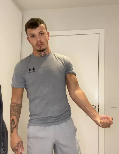 Does this forearm make me look hotter, baby? by nsiveDeficie