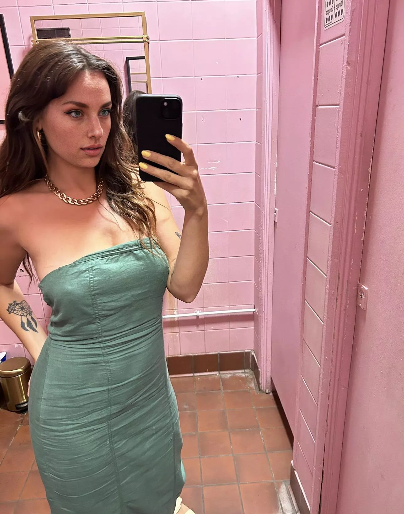 Get me out of this dress and into your bedroom posted by ChristinaSDupuis