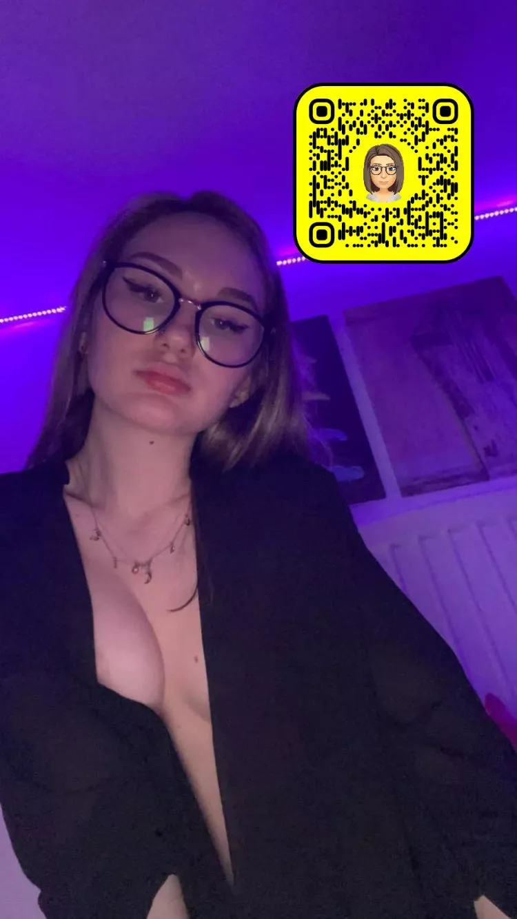 Hey, I'm doing custom self piss videos for good price right now! 😈 Feel free to ask for more details! posted by MaleSarcasm