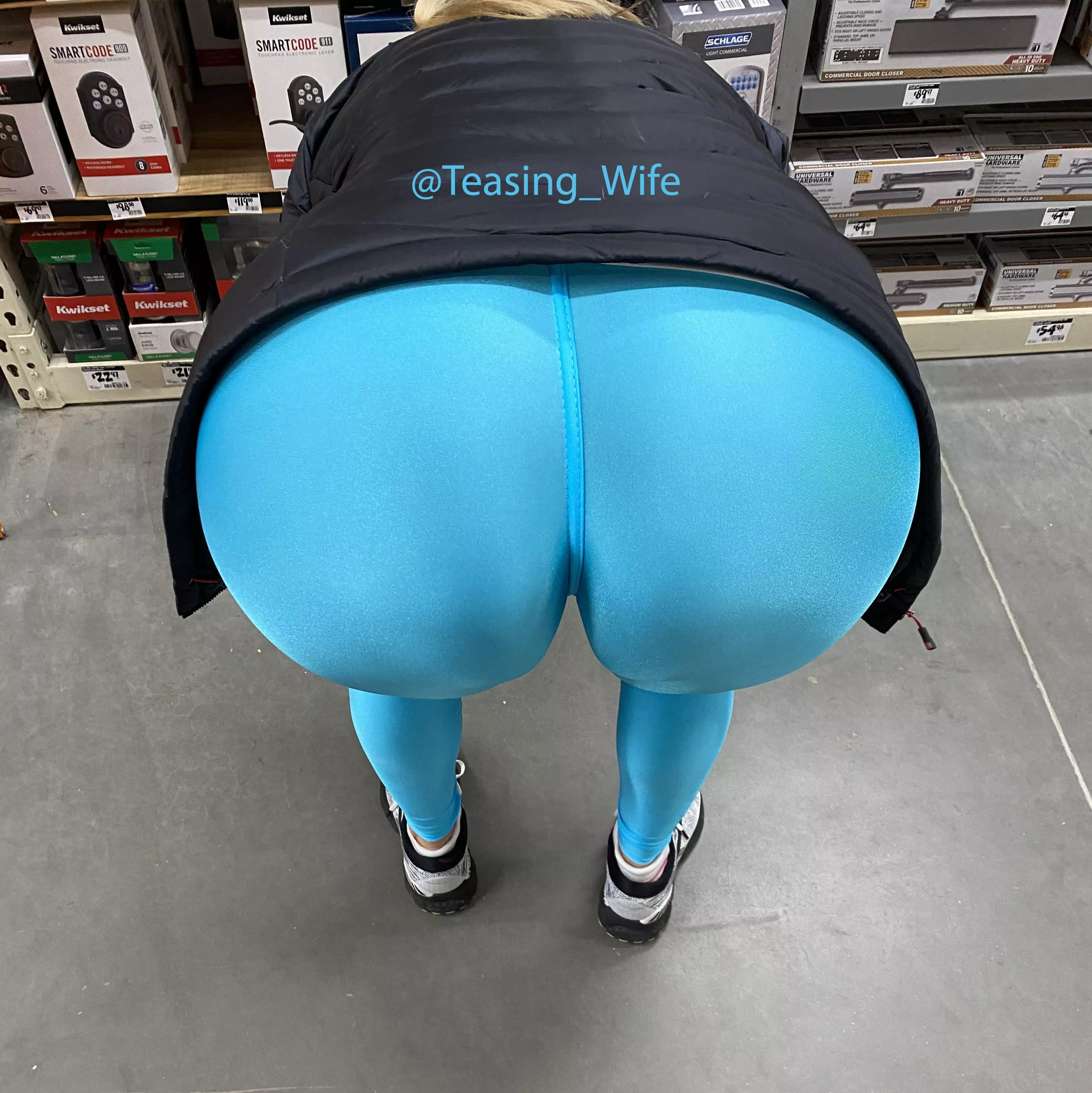 Hubby loves how deep these leggings go up my crack. You should see the front. posted by Teasing_Wife