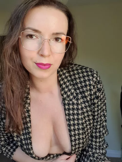 I encourage staring 👀 by Bonbonitka