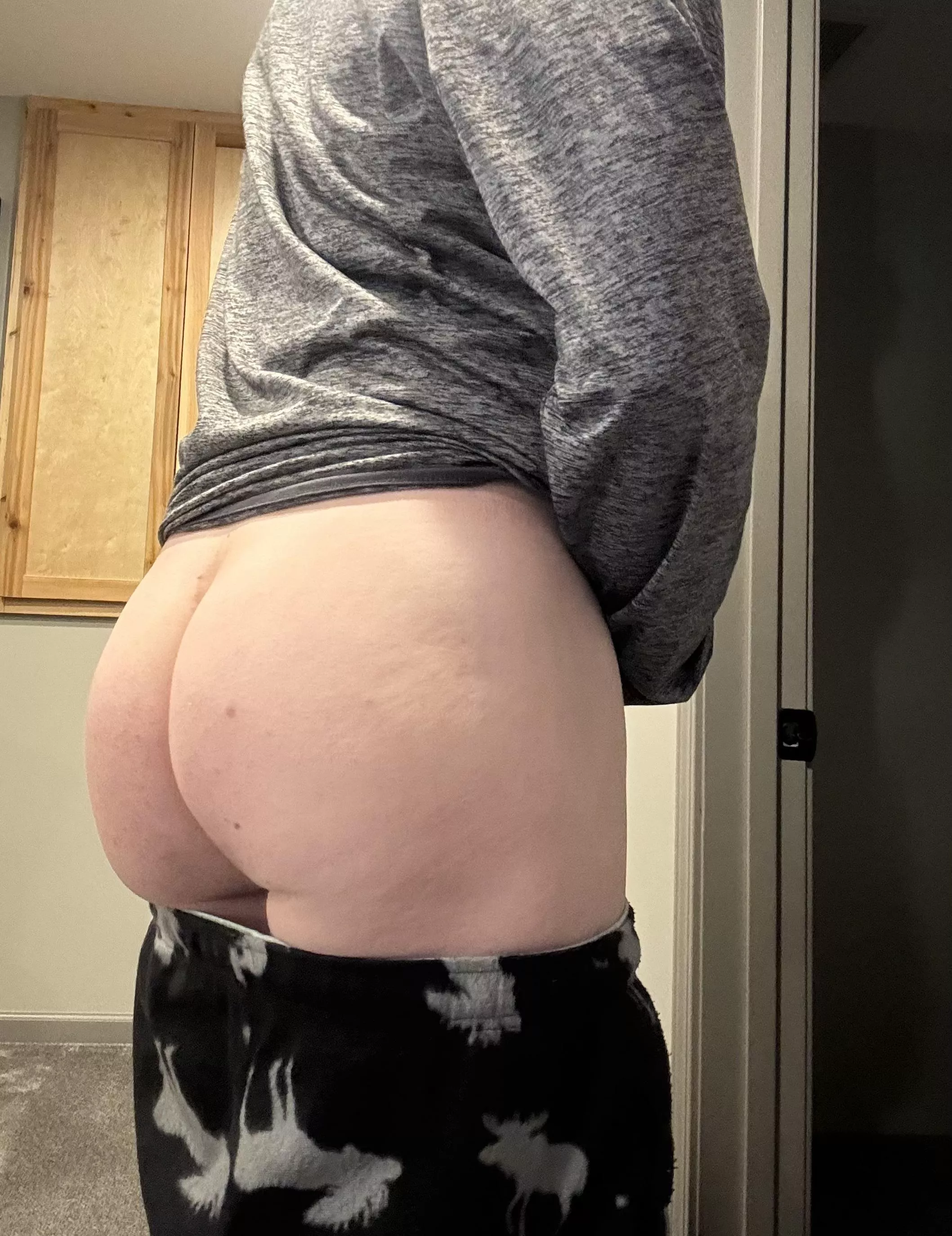 I hope you like bubble butts cuz it’s the only one i have🍑 posted by SmoothNBi