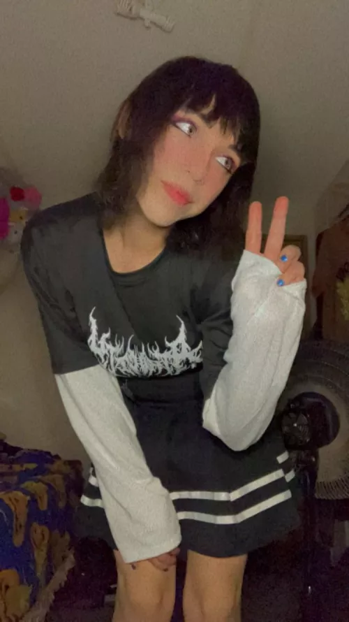 I just want to be pretty 🖤 by autumnsnow612