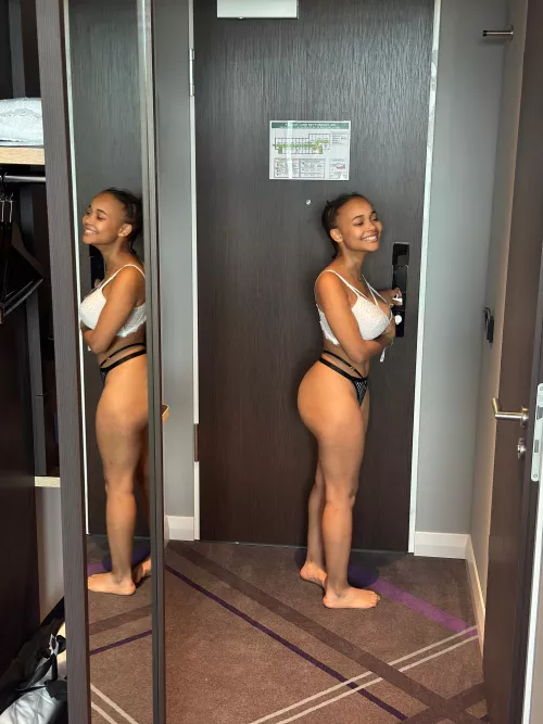 I secretly hope someone walks in on me by Riley_Charlotte