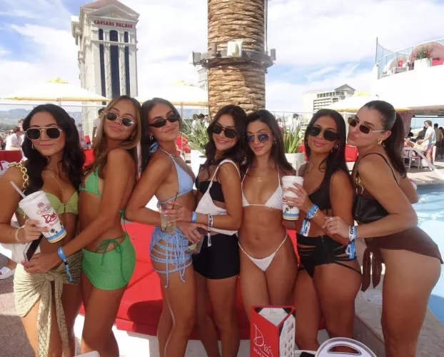 Imagine the group chat by gio9110