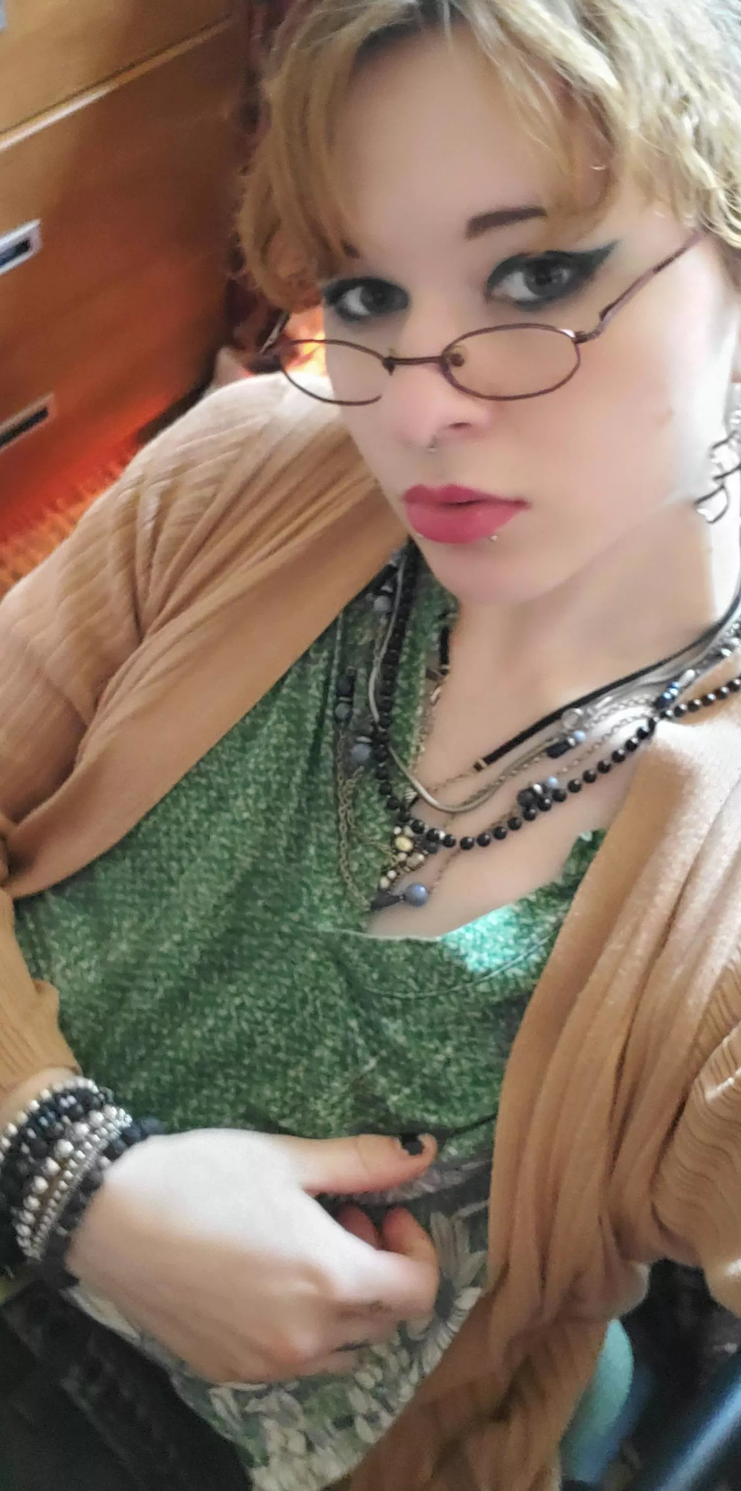 It's giving librarian 🥰📚 posted by Joewhose