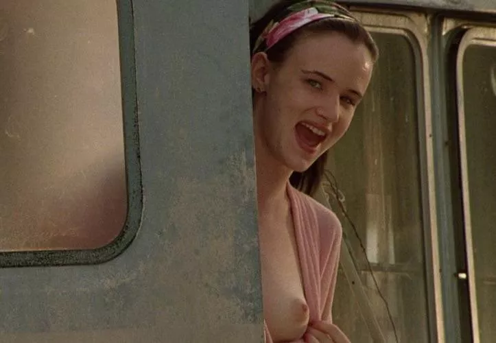 Juliette Lewis (1993) posted by FennelGrouchy69