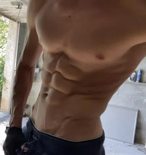 [m] 😉 by LeoSkennedyy