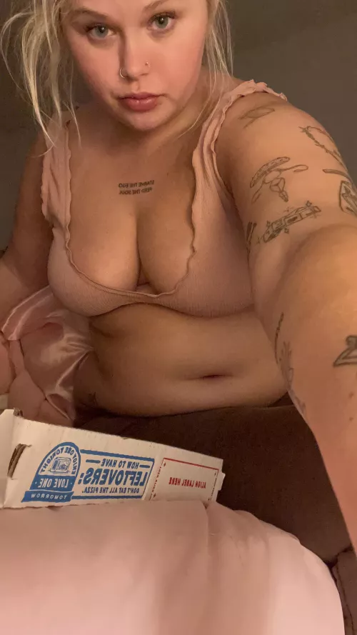 Me about to demolish a whole pizza by wispy_girlwa