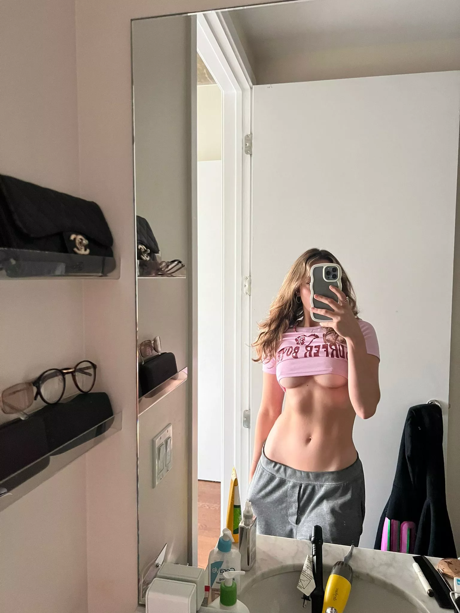 Pretty in pink 🎀🎀 posted by victorialynnmyers