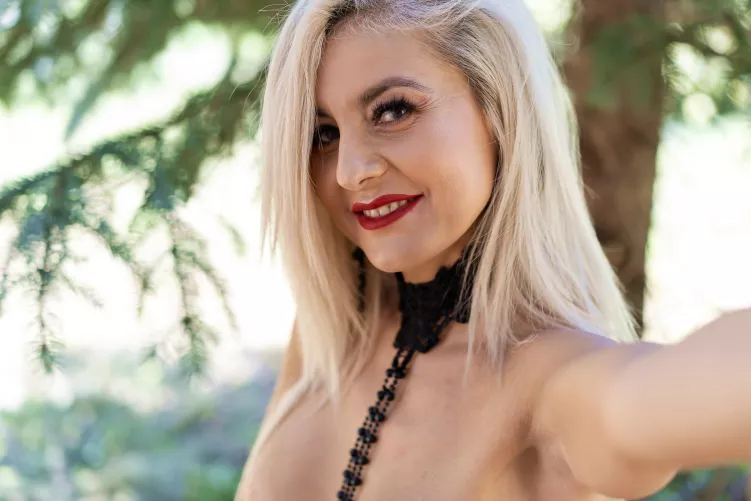 🔥 Red Lips🎀🎀 by Miss_Kora