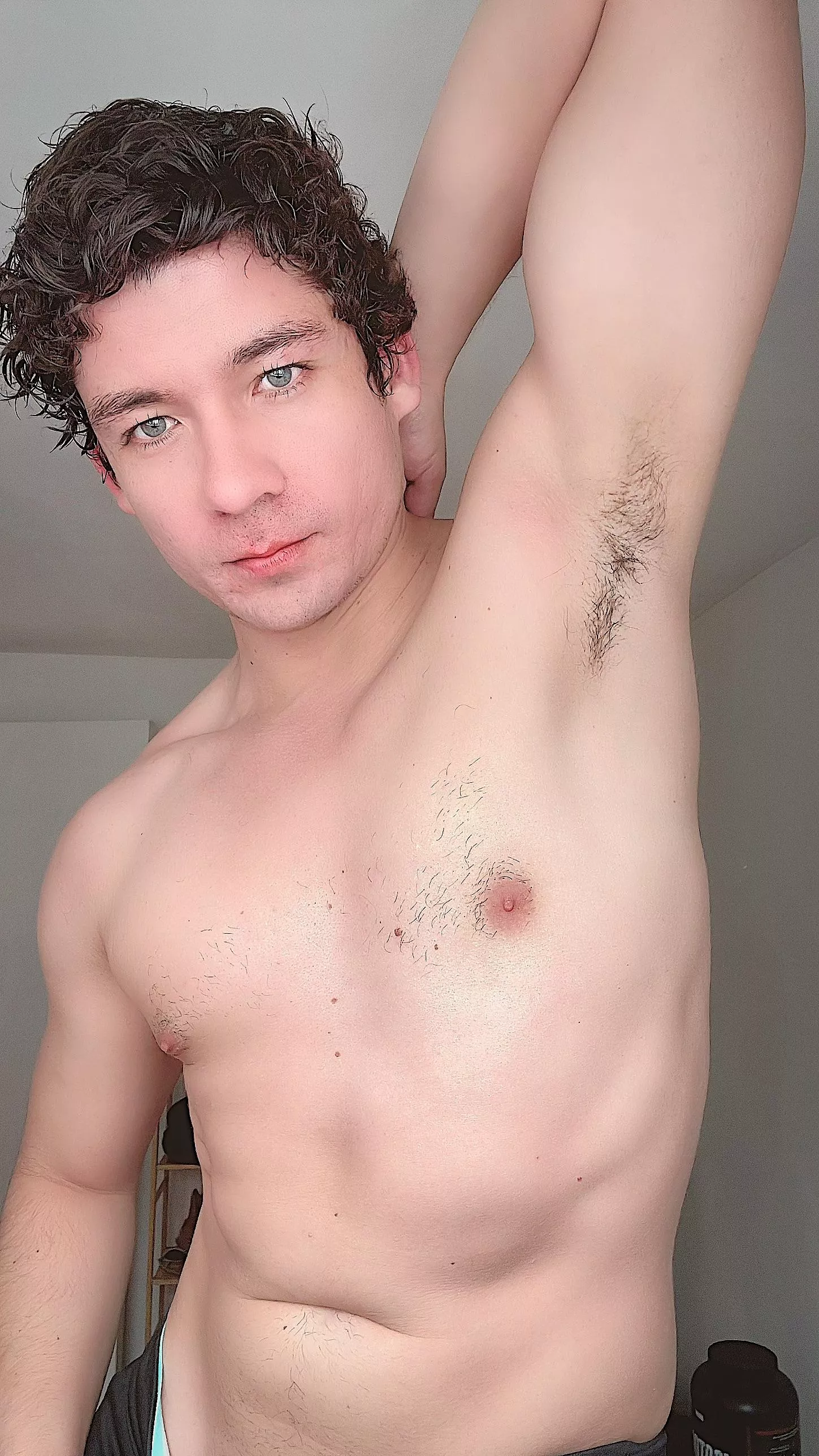 Shaved my face but decided to keep my pits posted by hug_hunter