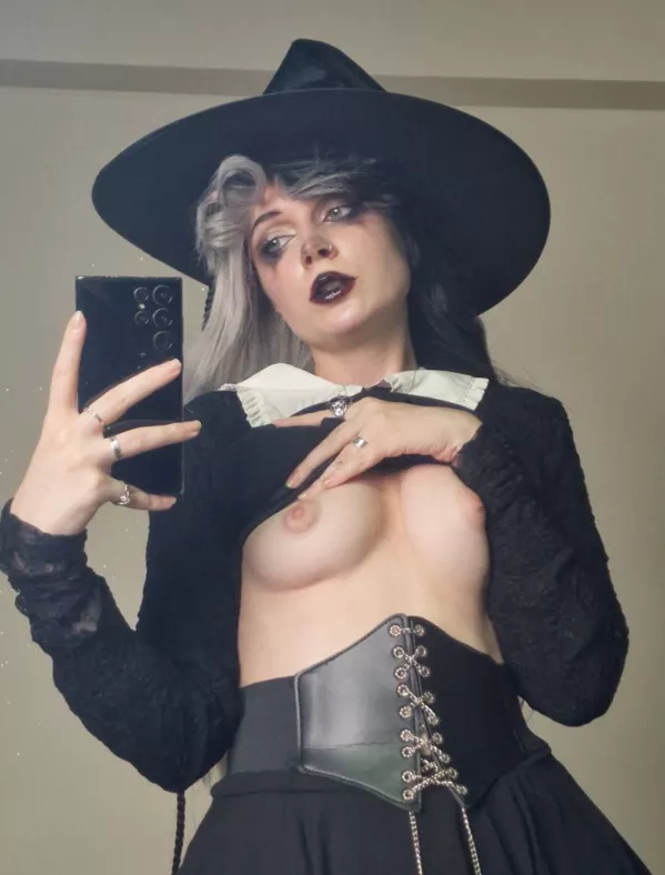 Slutty witch posted by MereOasis
