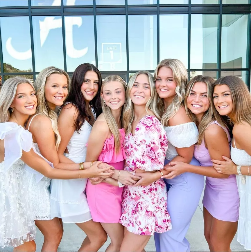 Sorority babes posted by angizni