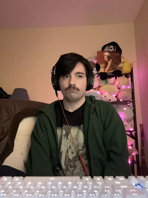 Stuck in bed today, so enjoy a photo of me a few days ago <3 stay healthy everyone!! by LeastChronicOnline