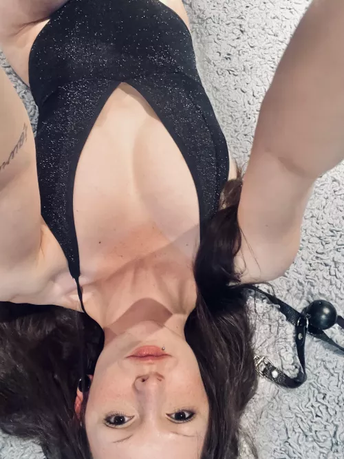 Tell me, should I be submissive or dominant today? by jessiemotionless