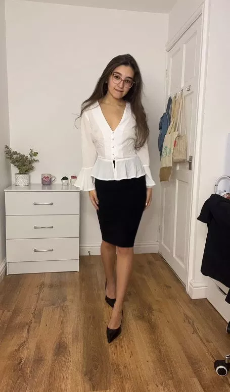 Tiny Temptress at the Office posted by maribeltherese