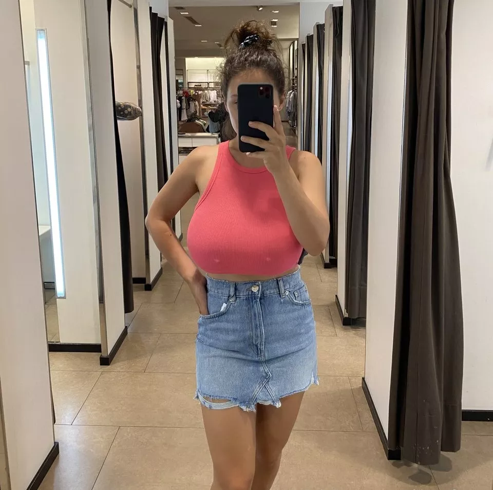 Trying on a cute new little pink top ! posted by milvelb