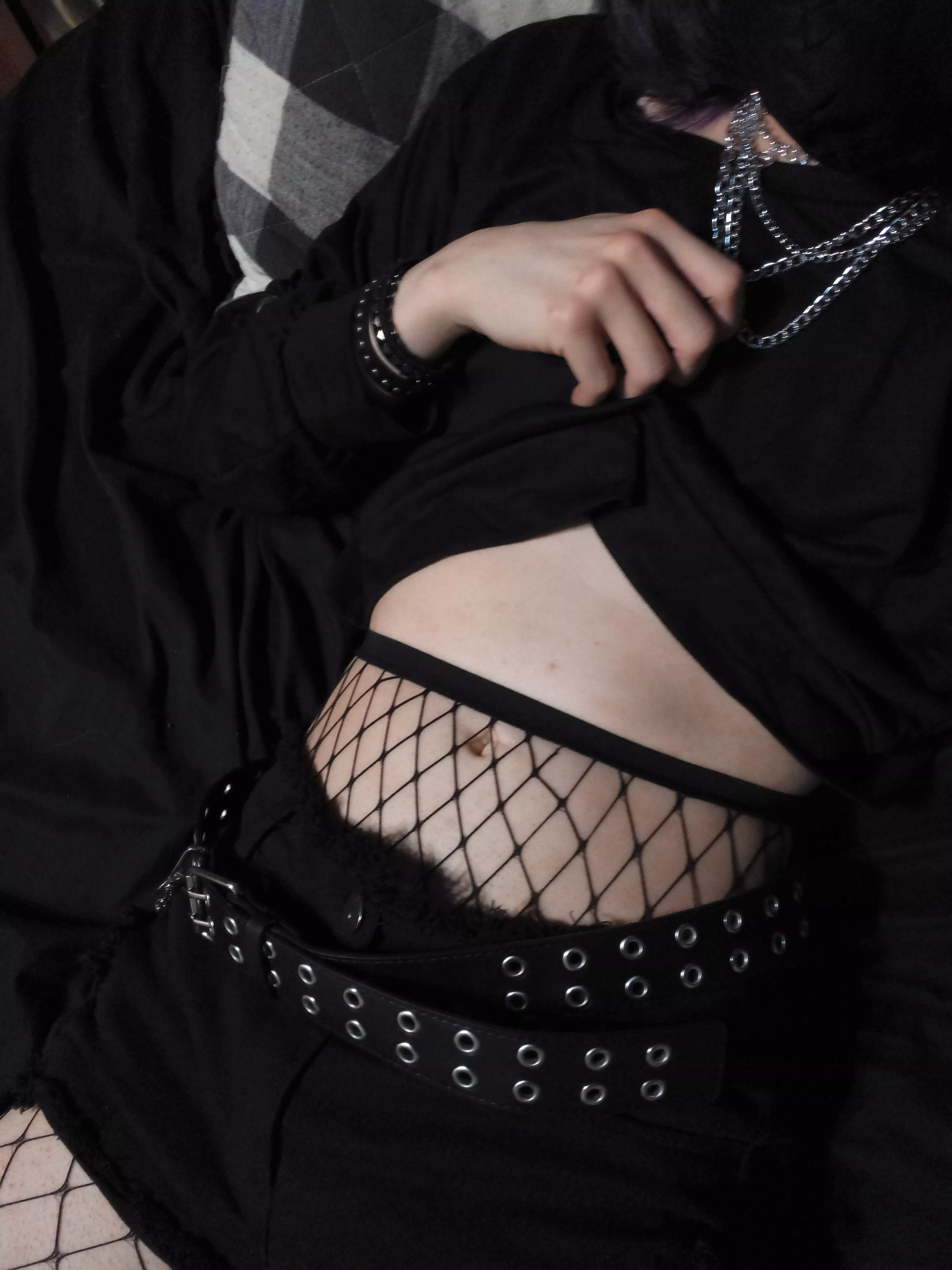 Tummy hehe 🤭💜 posted by toastytransgal