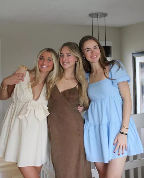 Which dress? by BingB0ngBoi