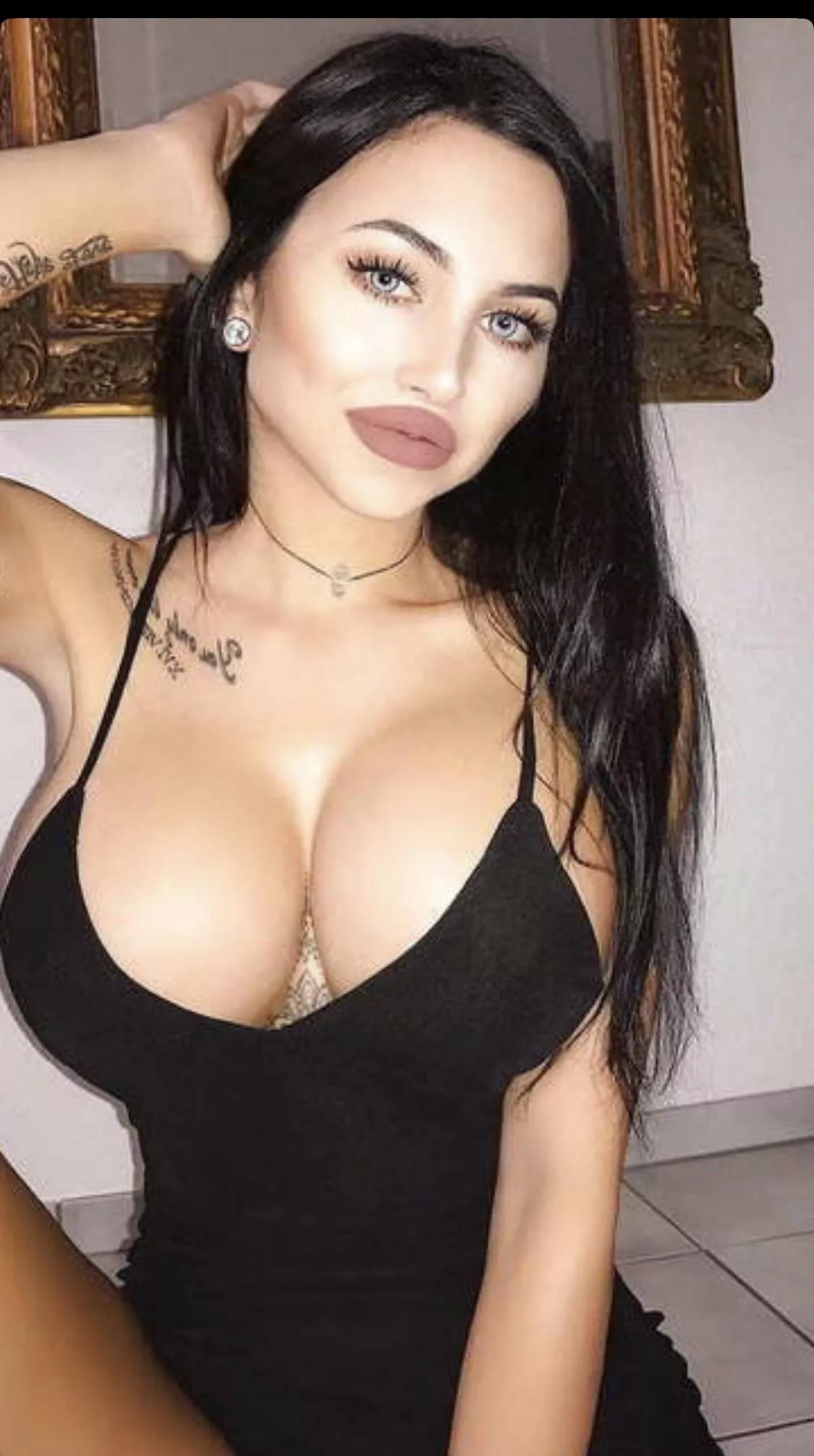 Who is she? posted by xianghufr