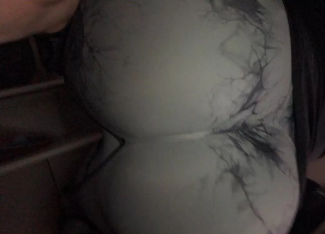 who would come on my big ass ? upvote posted by Hot_Bed8168