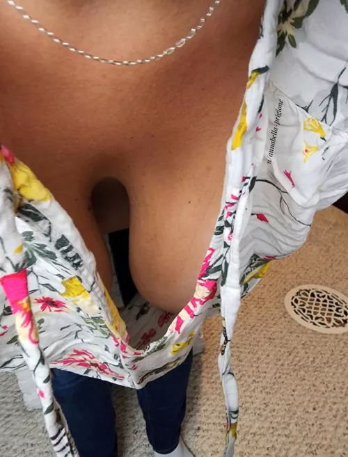 A peek of my heavy hangers by annabella-prigione