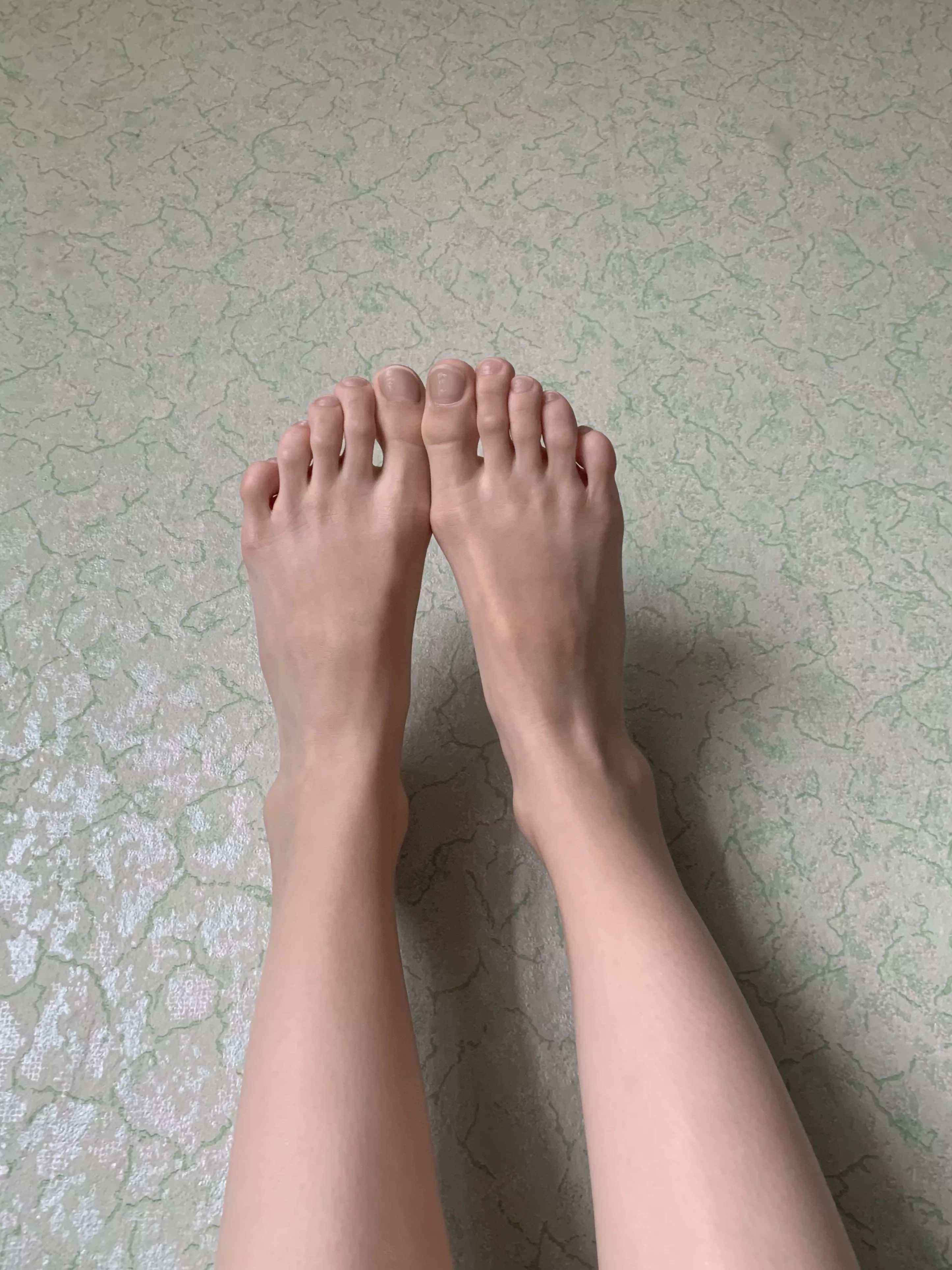 Discover the power of my irresistible legs. posted by bawdilyoutflank