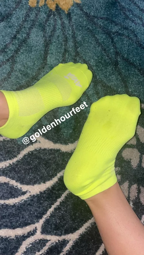 Ever seen socks this bright?🤩 by goldenhourfeet