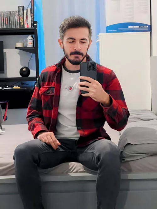 Feeling good today. ☺️🍀 by hakikigulyabani