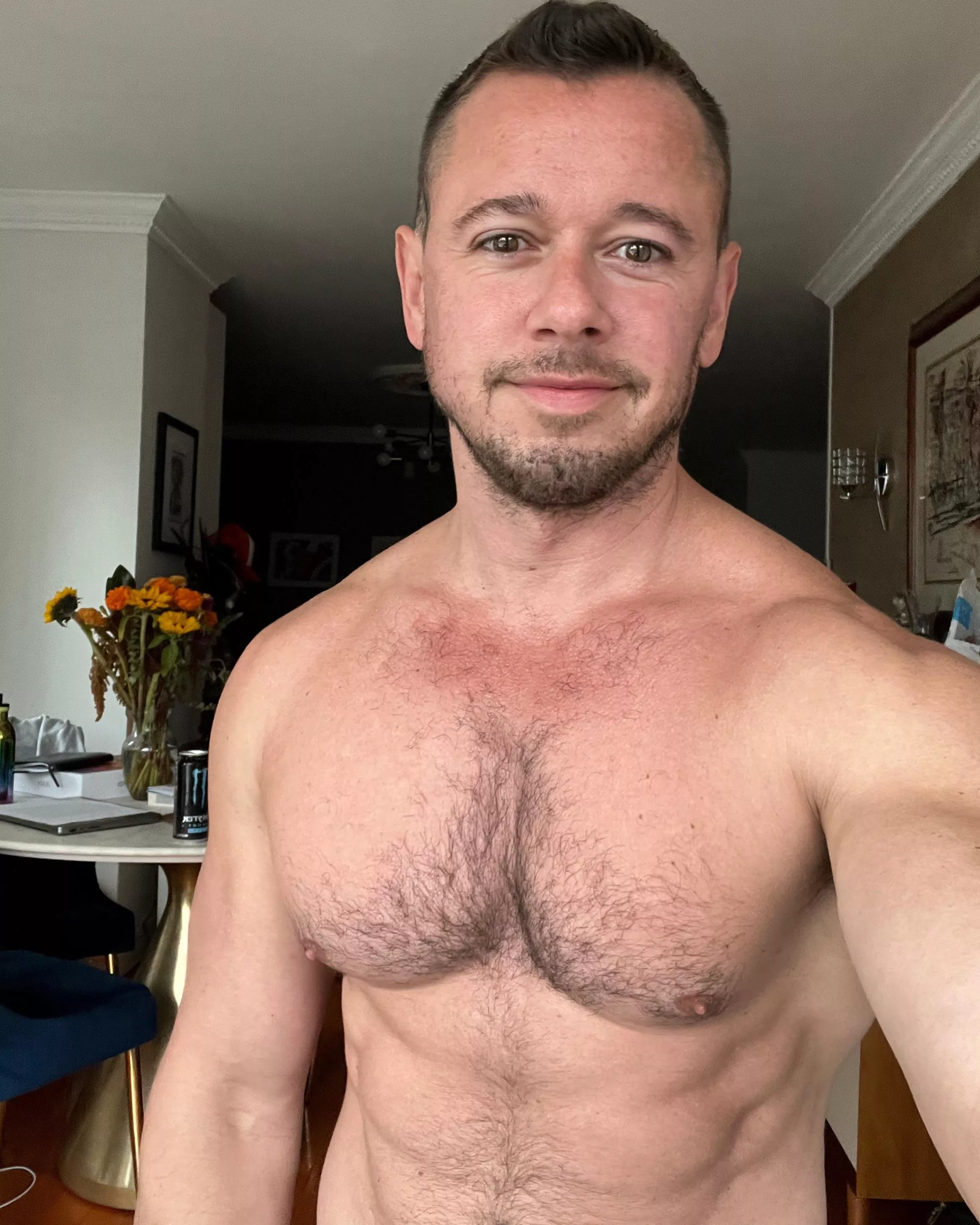 Good morning everyone and Happy Friday! Have a great Halloween weekend 👻 posted by danwelden