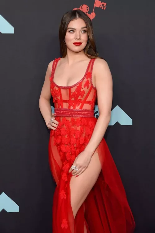 Hailee Steinfeld by abesster