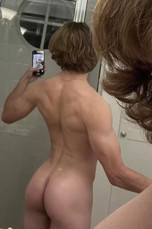 Has not skipping leg day pay off? by Weekly_Ad8725