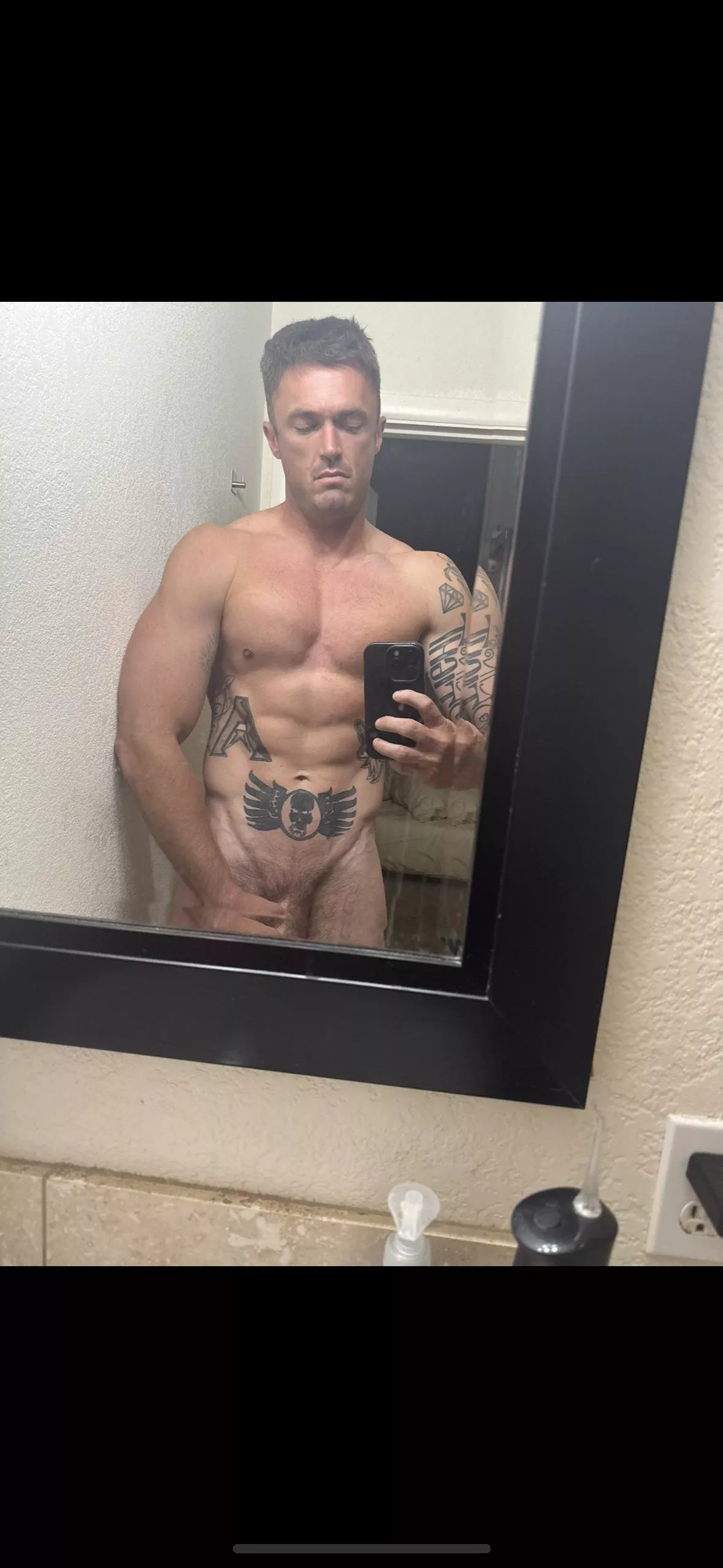 How am I? (M) (33) posted by xxxwreck