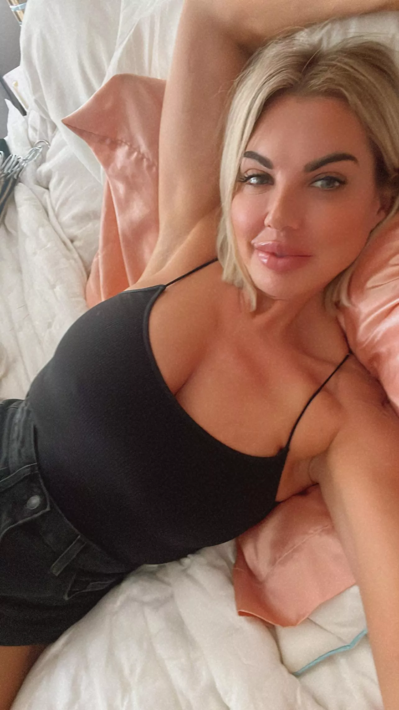 I only date men who lick boobies posted by Sexxy_xD