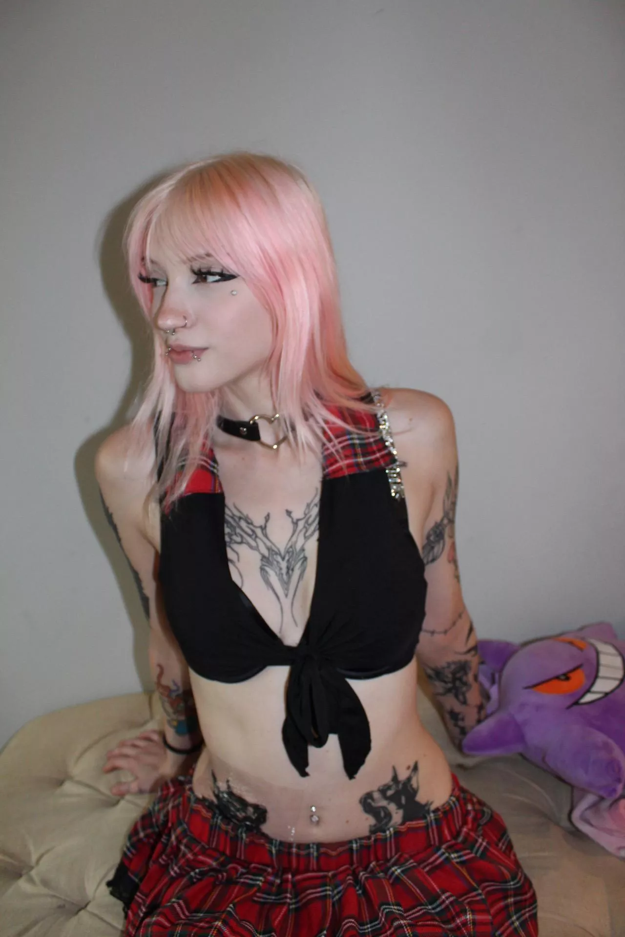 i'll do naughty things to you after class if that means i get an A posted by LivingAngelRi