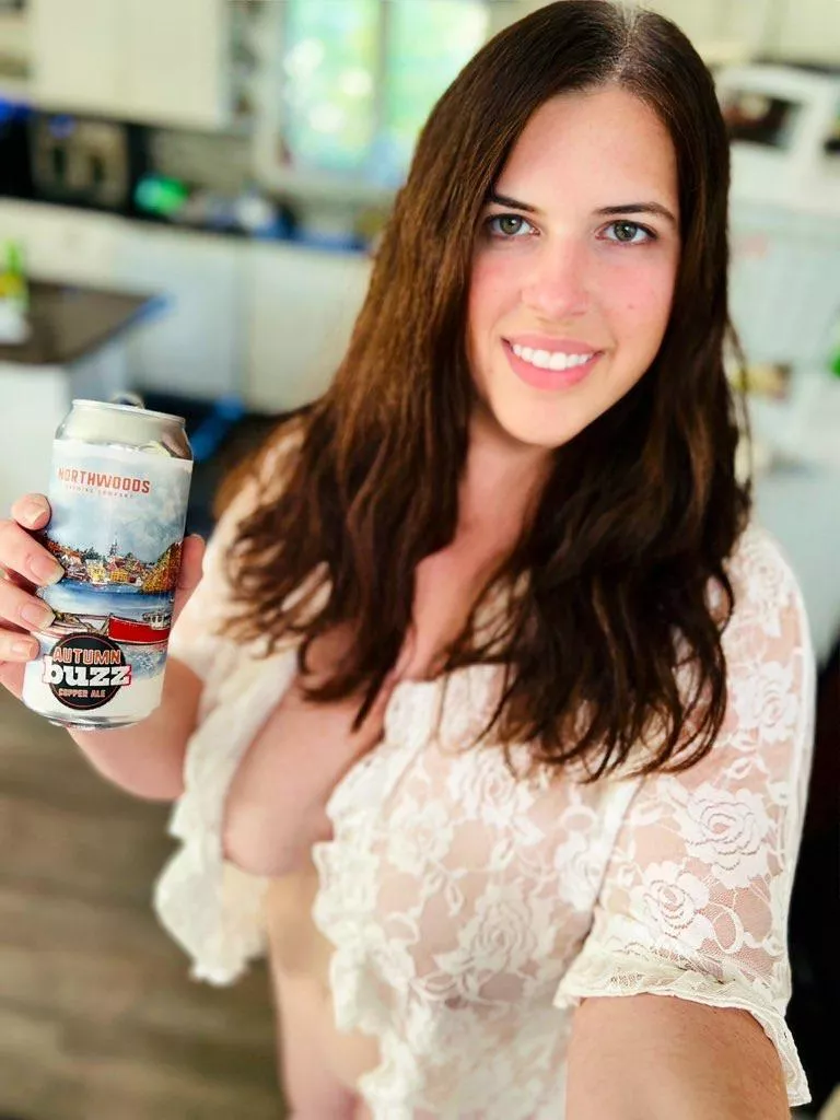 It’s Thirsty Thursday and I have an Autumn Buzz copper ale from Northwoods brewing and the morning buzz posted by Granitestaterxxx