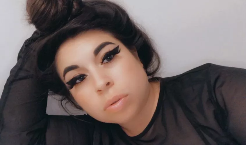 Just hangin’ around. by Fine_Inevitable_6305