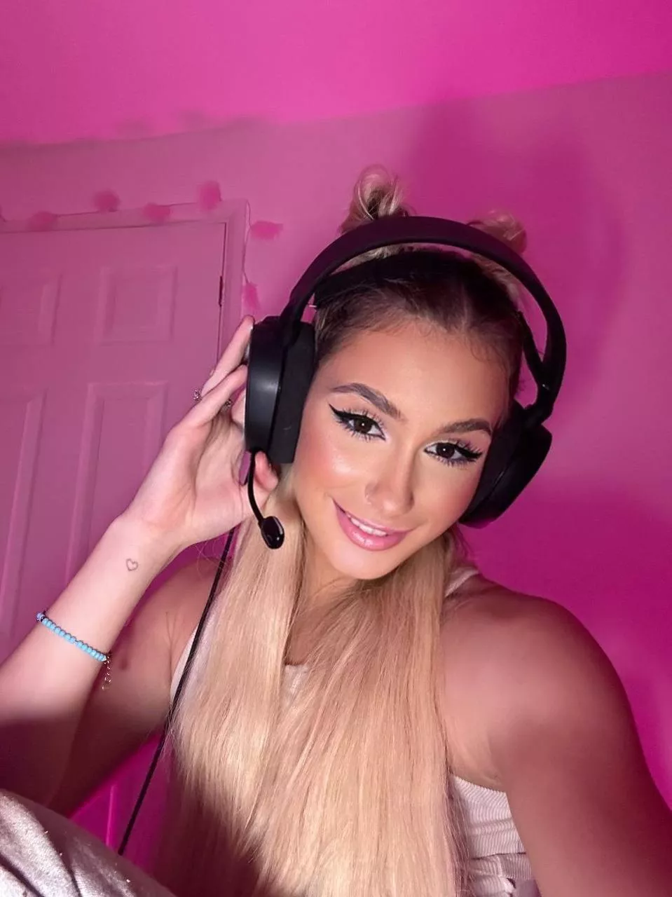 Live streamer IUTR posted by expiffupieszr