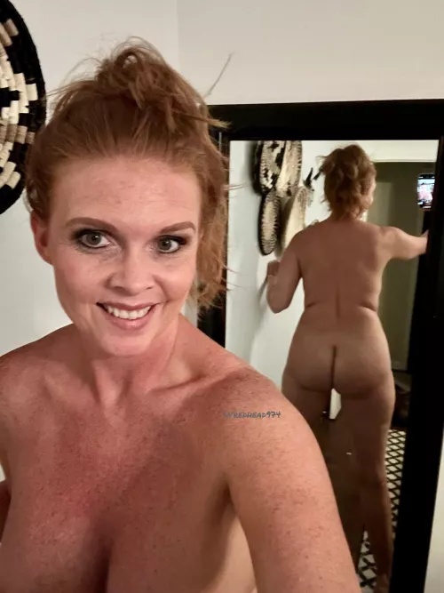 Mirror selfie by Redhead974