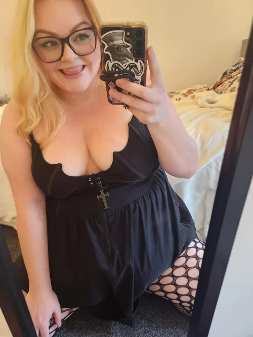 My only plan for this weekend is to find a face or cock to sit on 😈 by EmberAdams4