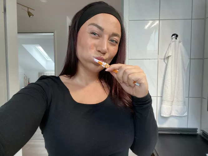 Natural selfie are the best by manliberty