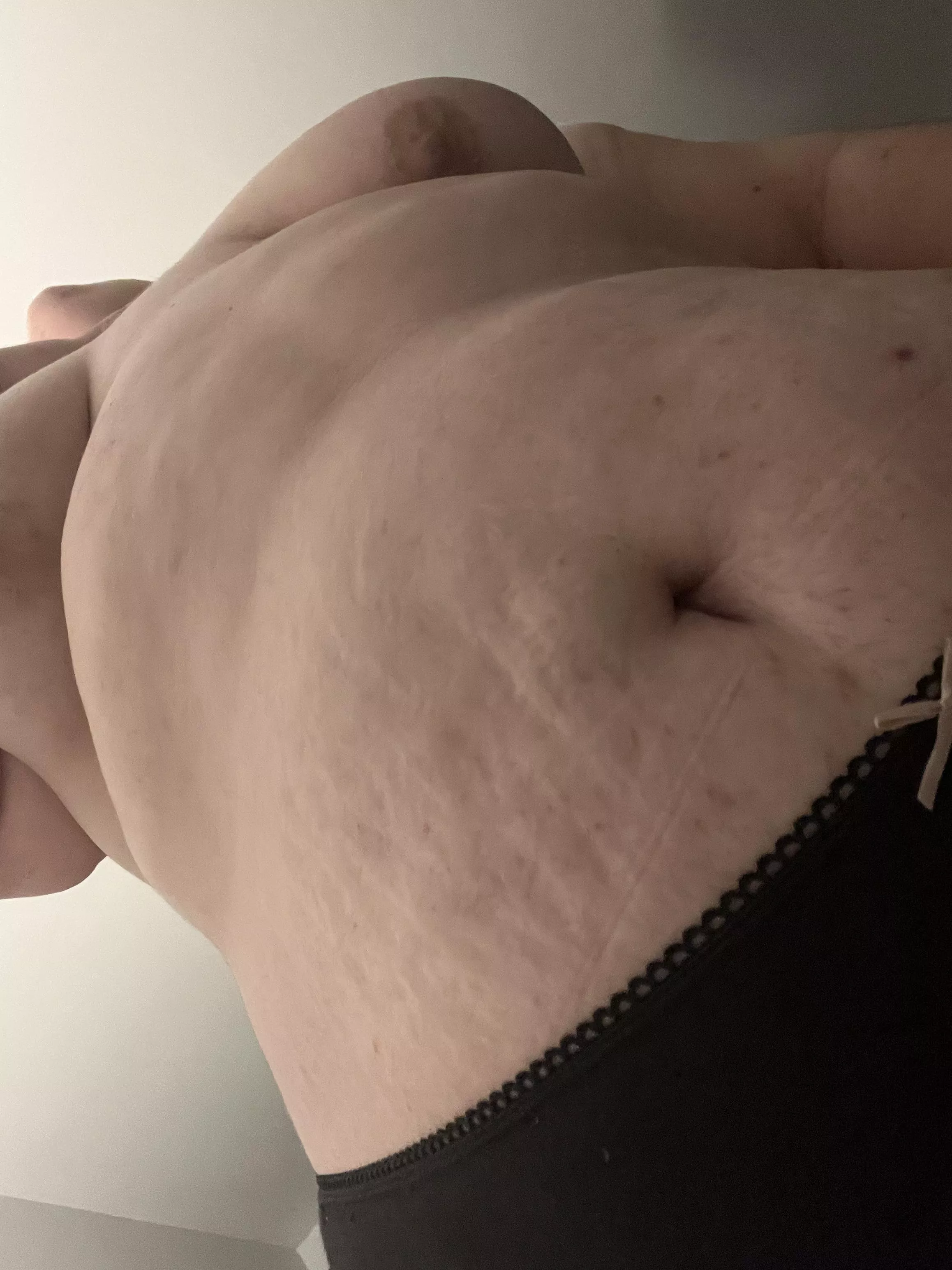 new angle, please be nice? 🥺 (f) posted by sluttyprincess101