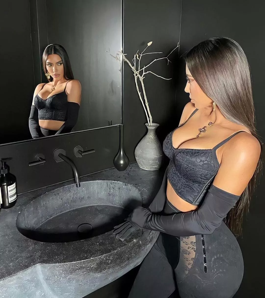 Slay Kim 🖤 posted by XxNylonLover1990Xx