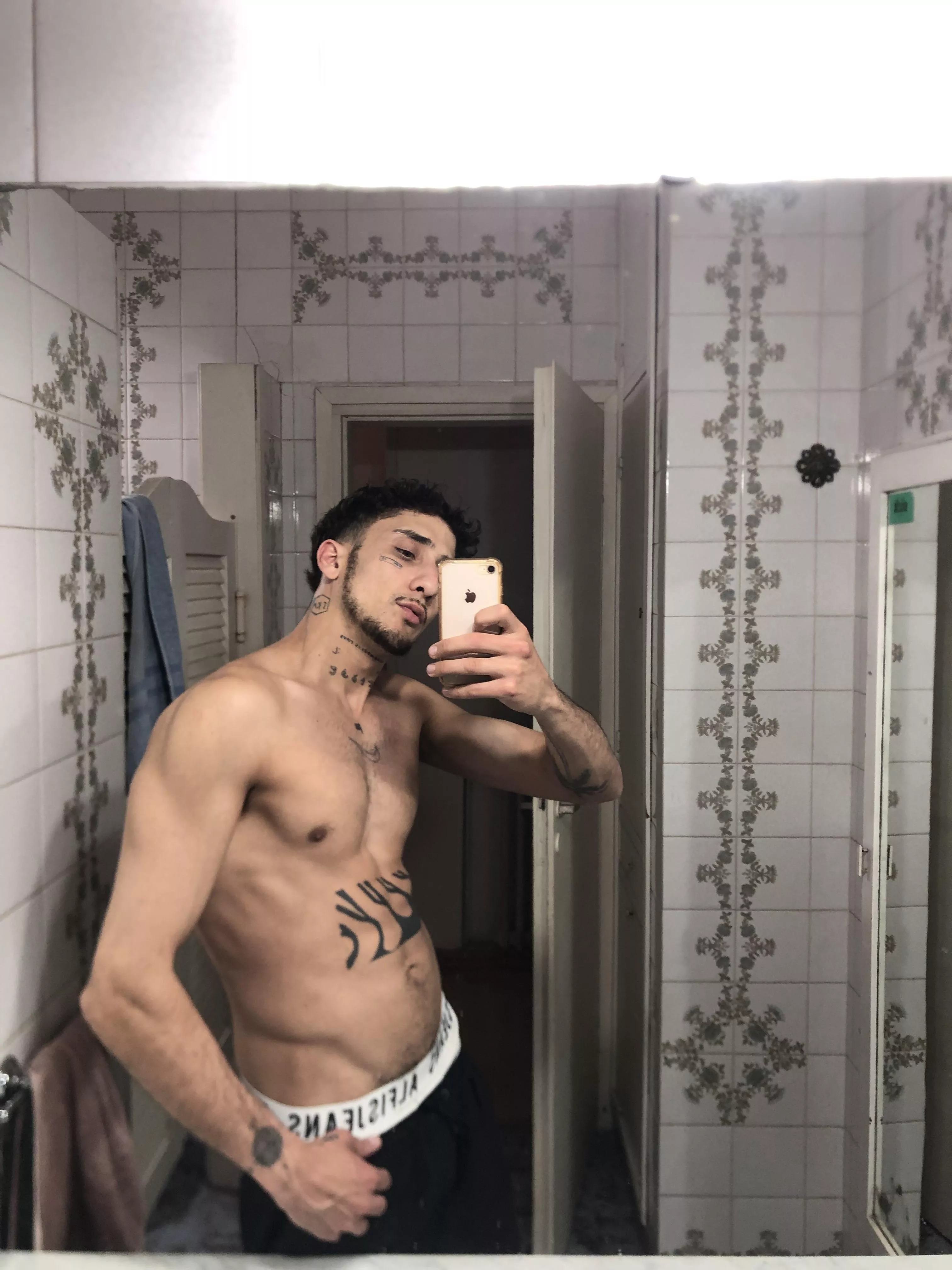 Today I want to have fun, what do we do? posted by fardamn