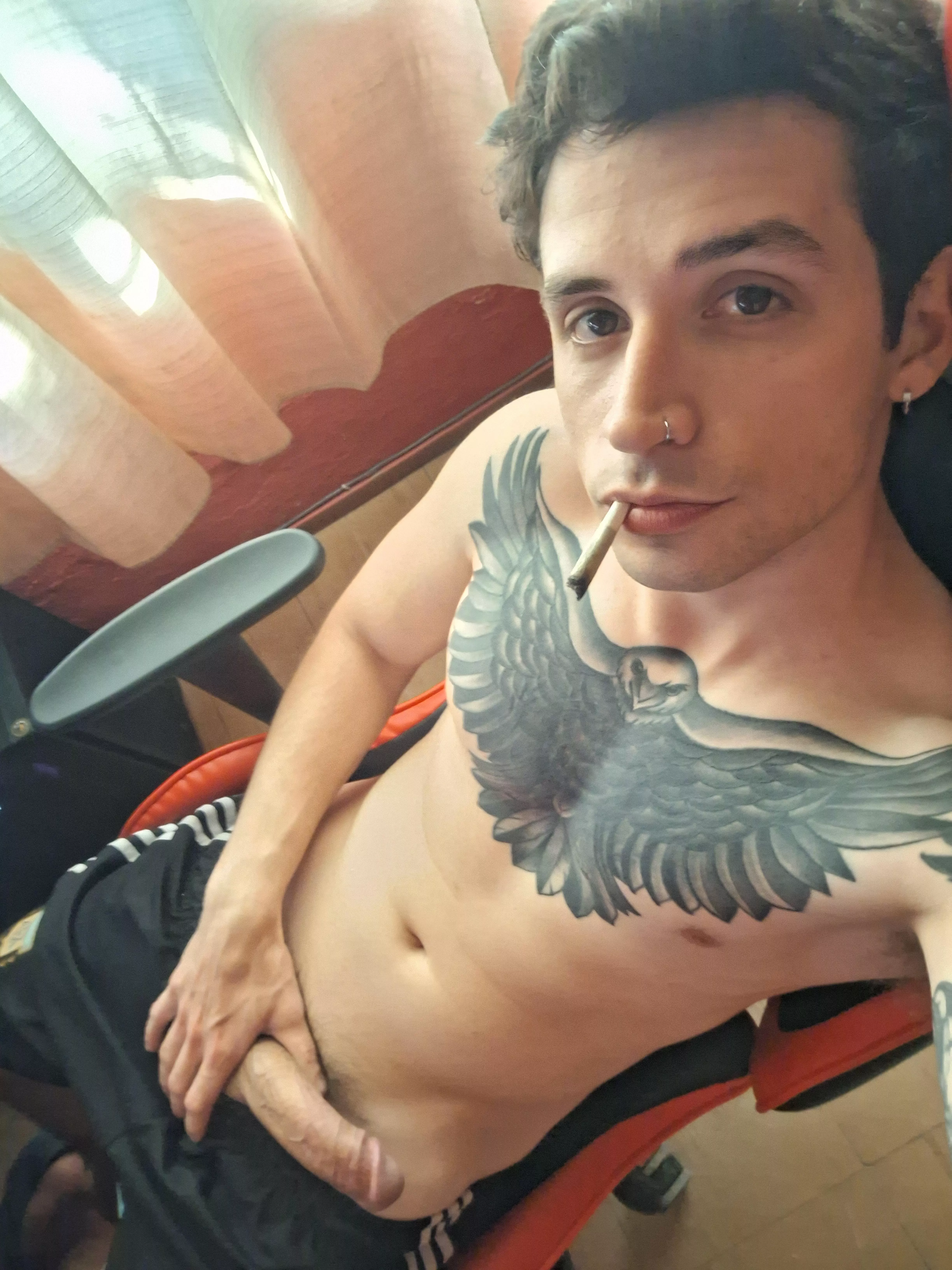 We smoke and warm ourselves 🔥 posted by borjeishon