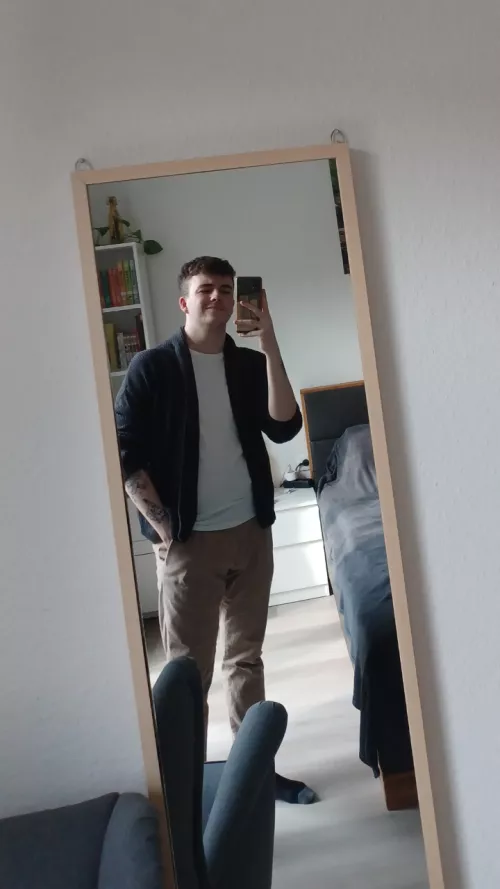 What are your plans for this weekend? :) wanna chat? by Odd_Bean-_-